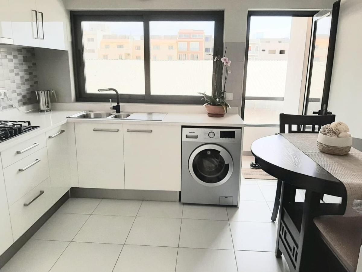 Apartment With Pool In Mindelo Exterior photo